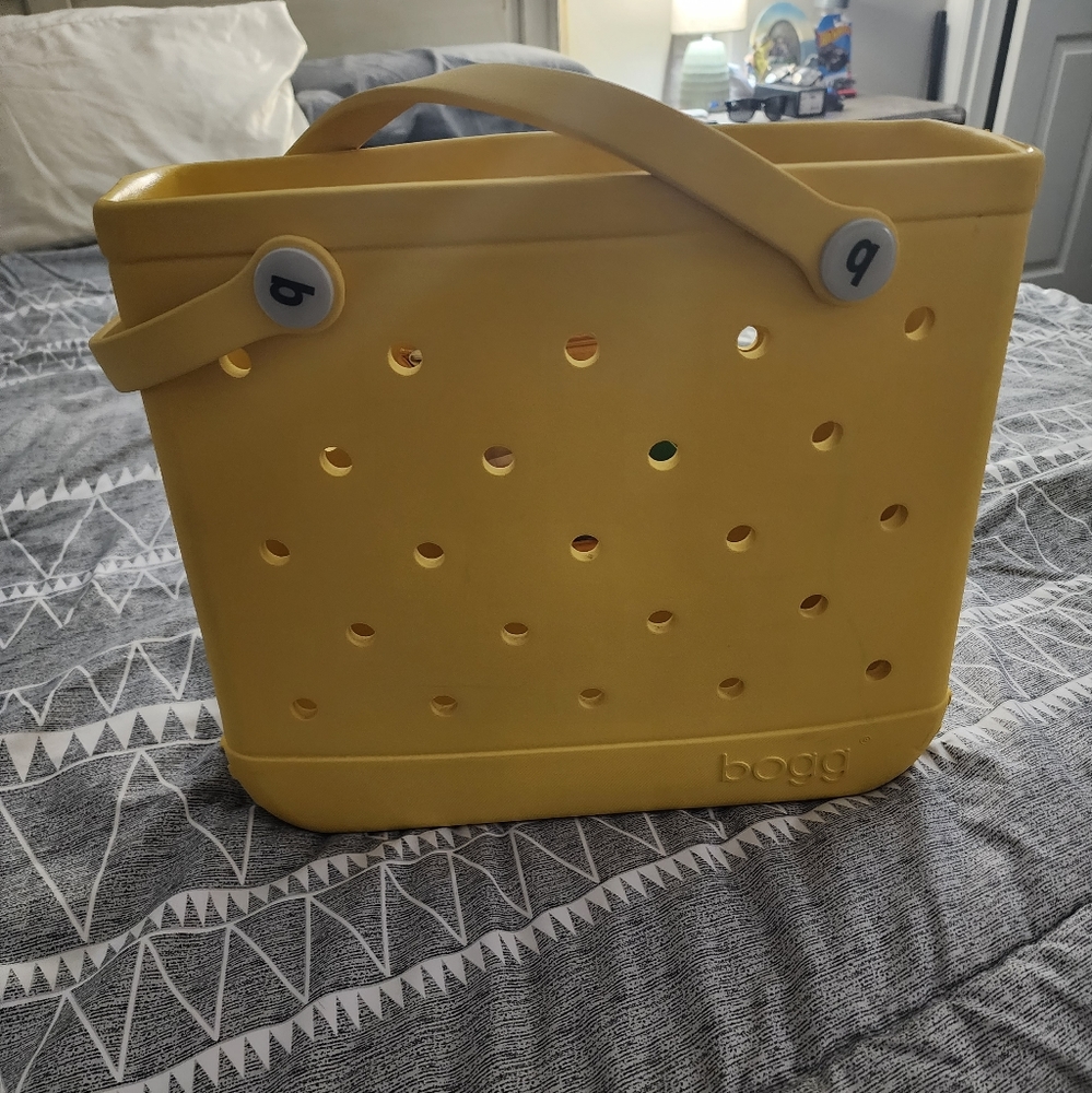 Yellow bogg bag